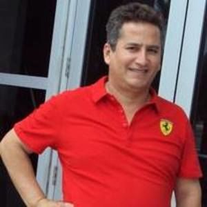 Meet your Posher, Cesar